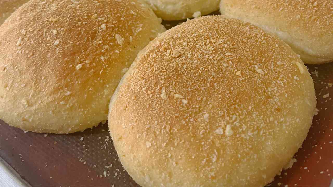 Pane palloncino direttamente in padella, non ti serve nemmeno il lievito per farlo